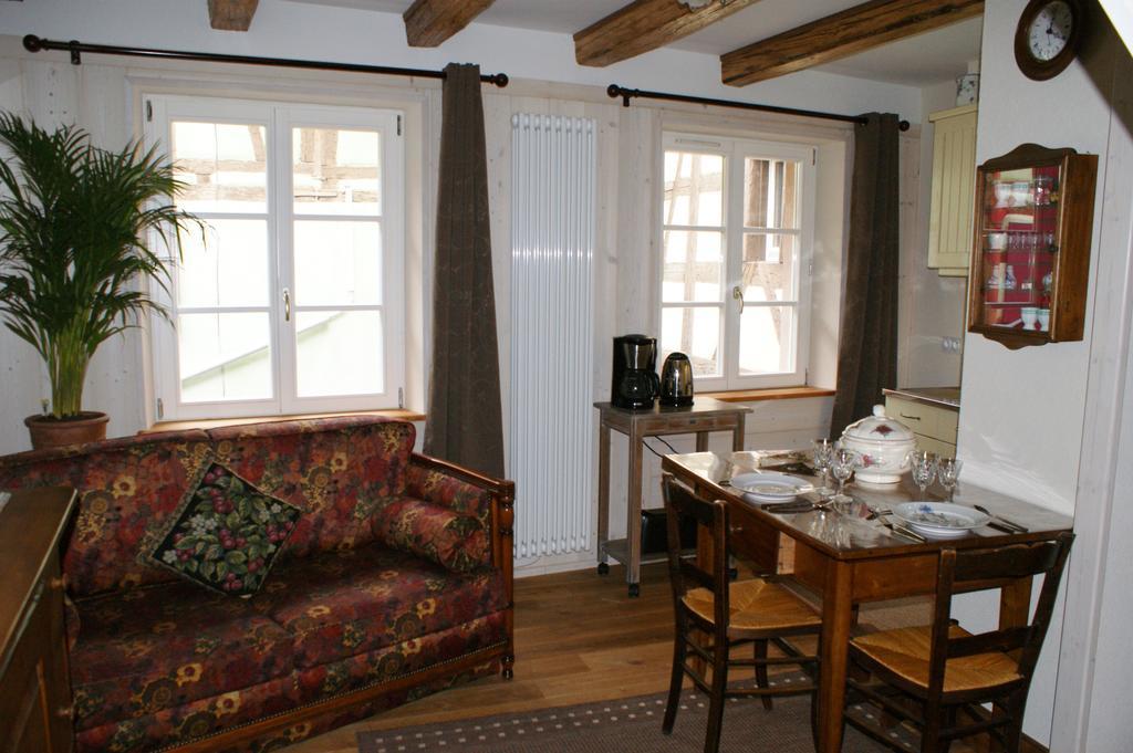 Gites Les Bains Riquewihr Habitación foto
