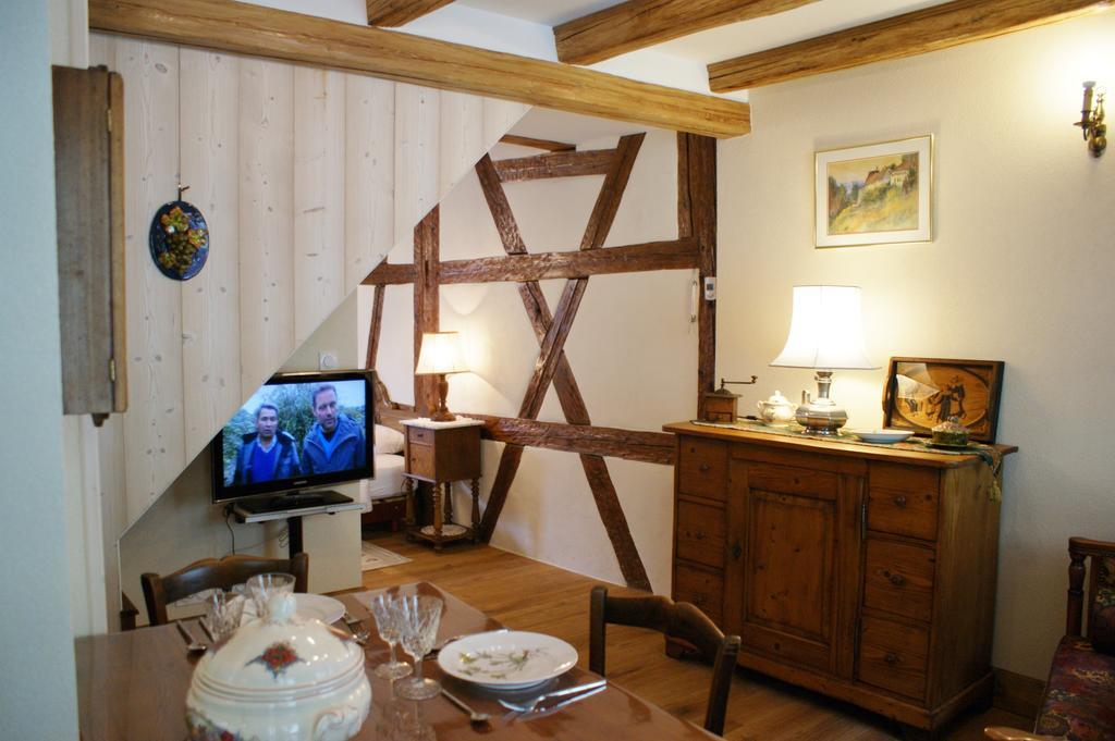 Gites Les Bains Riquewihr Habitación foto